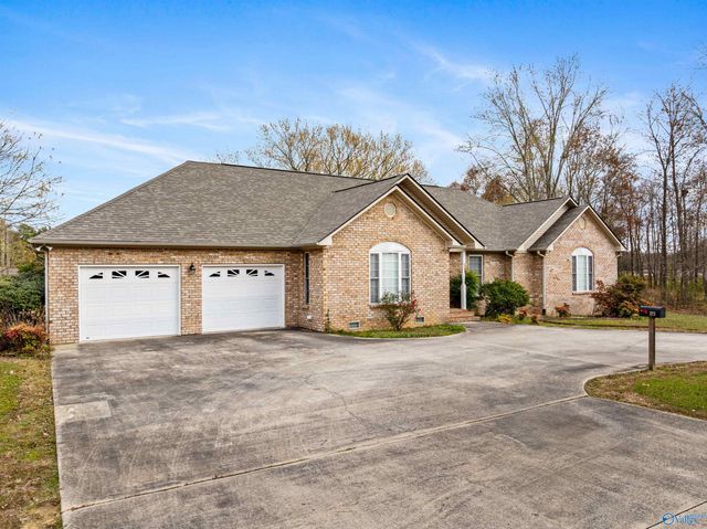 323 Fourth Ave, Rainsville, AL 35986