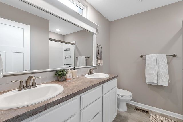 877 N Cloverleaf St, Goddard, KS 67052