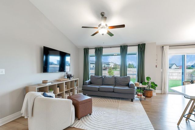 877 N Cloverleaf St, Goddard, KS 67052