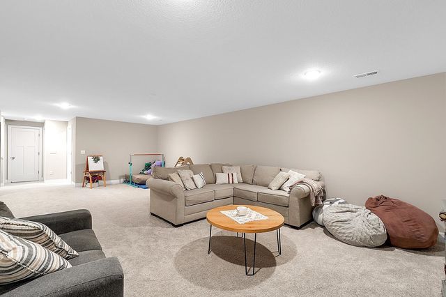 877 N Cloverleaf St, Goddard, KS 67052