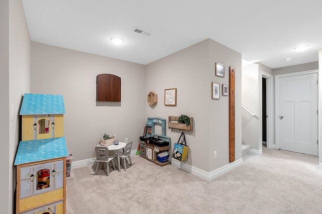 877 N Cloverleaf St, Goddard, KS 67052