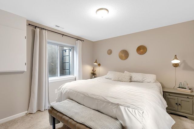 877 N Cloverleaf St, Goddard, KS 67052