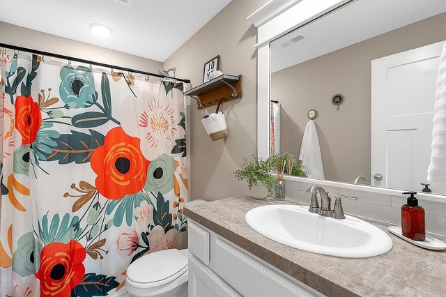 877 N Cloverleaf St, Goddard, KS 67052