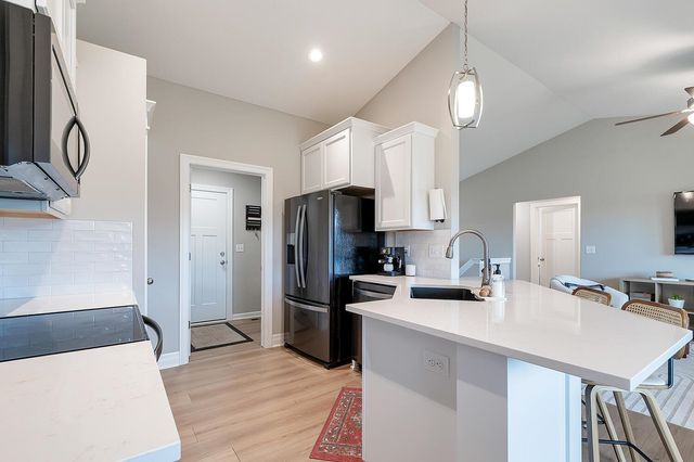 877 N Cloverleaf St, Goddard, KS 67052