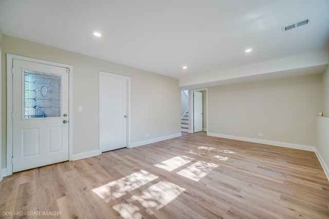 8131 W Evergreen Drive, Frankfort, IL 60423
