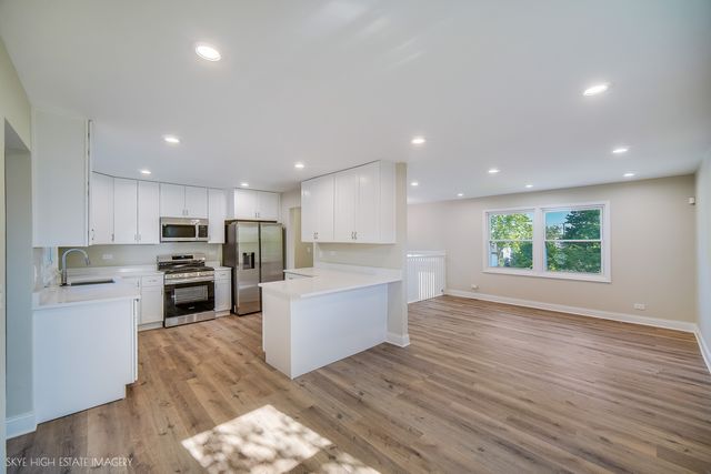 8131 W Evergreen Drive, Frankfort, IL 60423