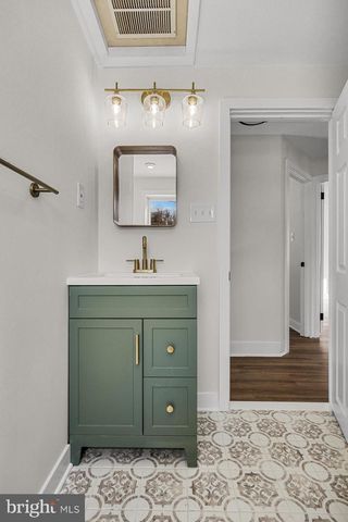 985 MAIN, Sewell, NJ 08080