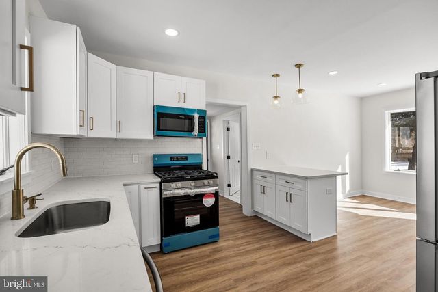 985 MAIN, Sewell, NJ 08080