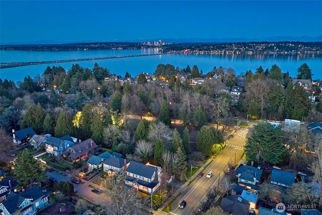 2736 34th Avenue S, Seattle, WA 98144