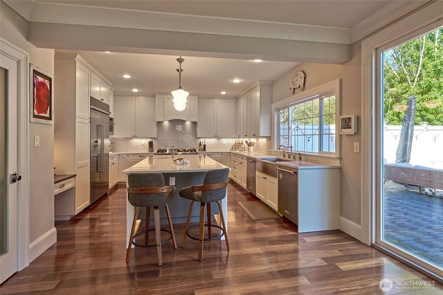 2736 34th Avenue S, Seattle, WA 98144