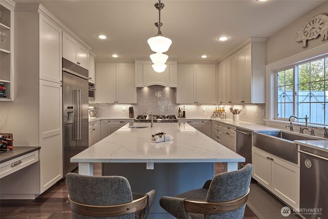 2736 34th Avenue S, Seattle, WA 98144
