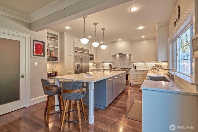 2736 34th Avenue S, Seattle, WA 98144
