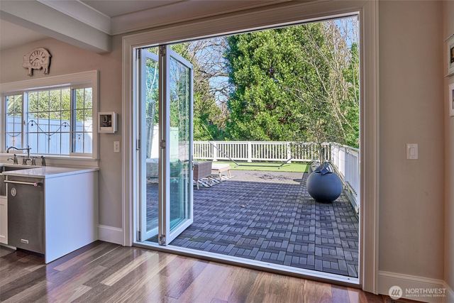 2736 34th Avenue S, Seattle, WA 98144