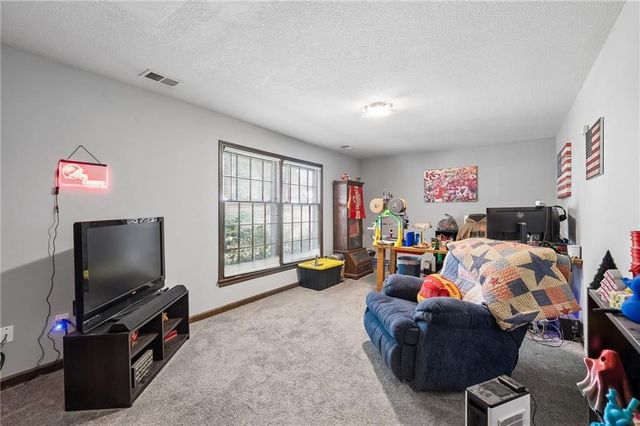 11010 E 83rd Terrace, Raytown, MO 64138