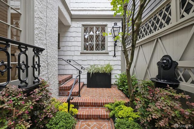 3140 Pacific Avenue, San Francisco, CA 94115