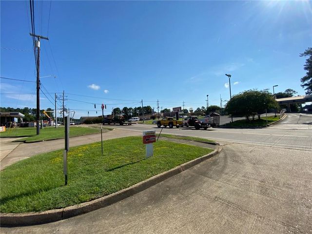 2620 HWY 28 EAST Highway, Pineville, LA 71360