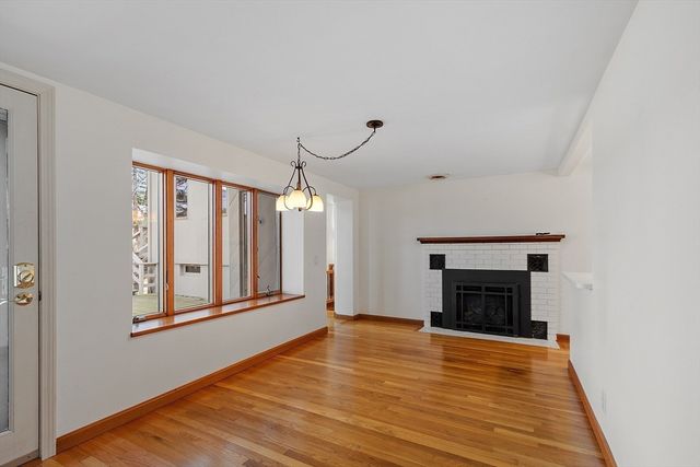 101 Horizon Island Road, Lunenburg, MA 01462