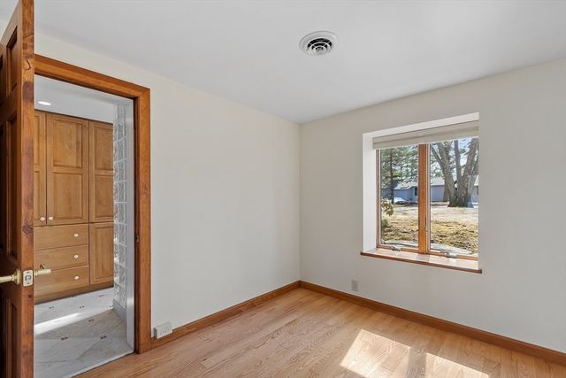 101 Horizon Island Road, Lunenburg, MA 01462