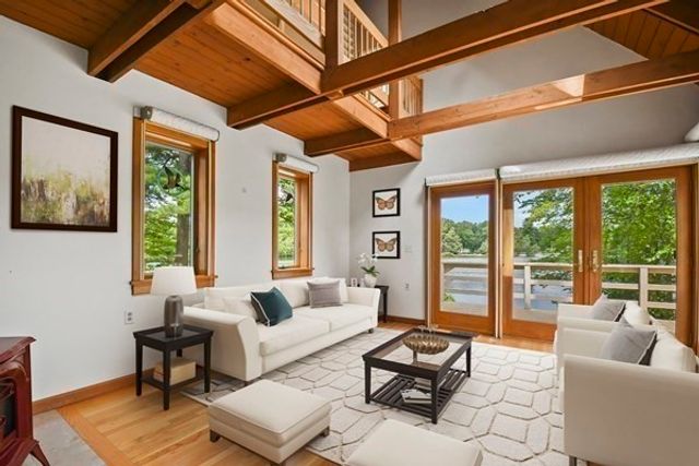 101 Horizon Island Road, Lunenburg, MA 01462