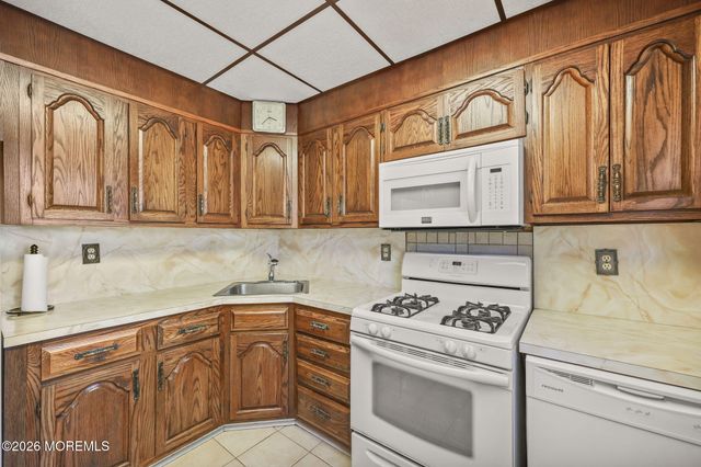 2 Beaver Street, Hazlet, NJ 07730