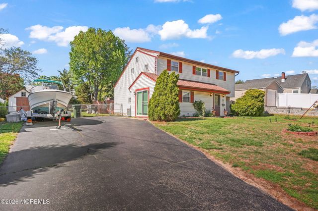 2 Beaver Street, Hazlet, NJ 07730