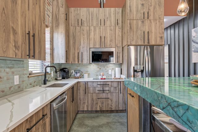 2896 Fly Rd, Santa Fe, TN 38482