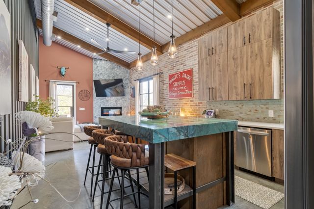2896 Fly Rd, Santa Fe, TN 38482