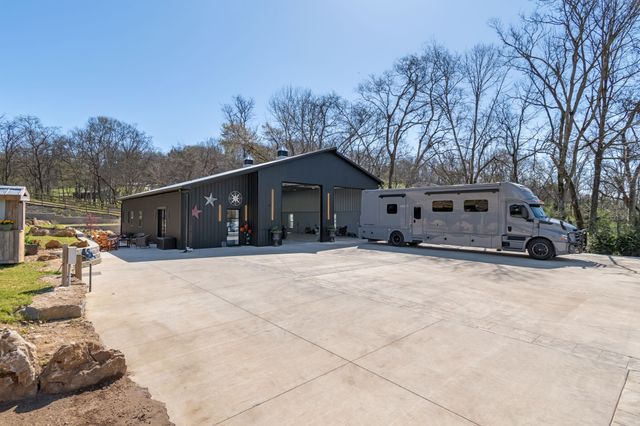 2896 Fly Rd, Santa Fe, TN 38482