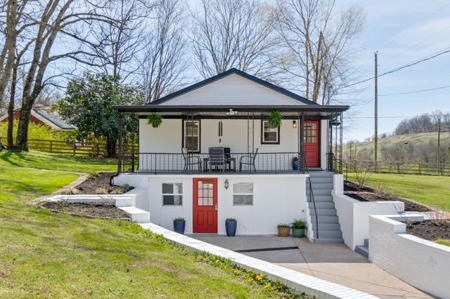 2896 Fly Rd, Santa Fe, TN 38482