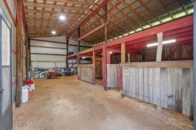 2896 Fly Rd, Santa Fe, TN 38482