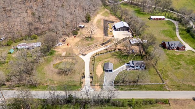 2896 Fly Rd, Santa Fe, TN 38482