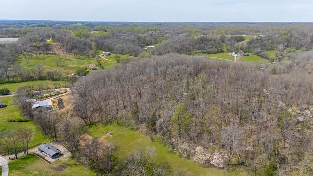 2896 Fly Rd, Santa Fe, TN 38482