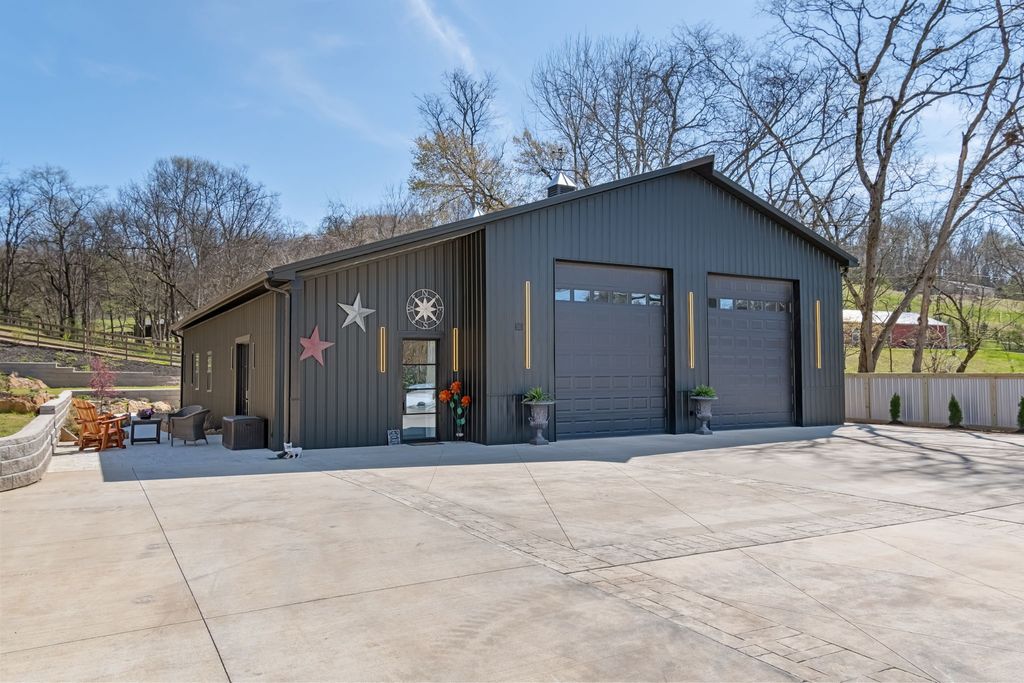 2896 Fly Rd, Santa Fe, TN 38482