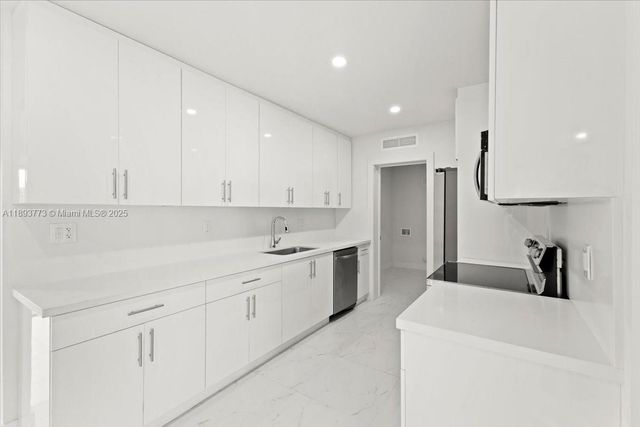 19320 NW 37th Ave, Miami Gardens, FL 33056