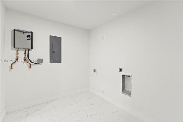 19320 NW 37th Ave, Miami Gardens, FL 33056