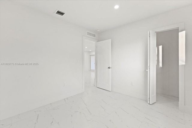 19320 NW 37th Ave, Miami Gardens, FL 33056