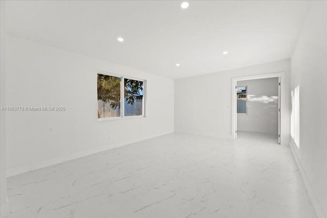 19320 NW 37th Ave, Miami Gardens, FL 33056