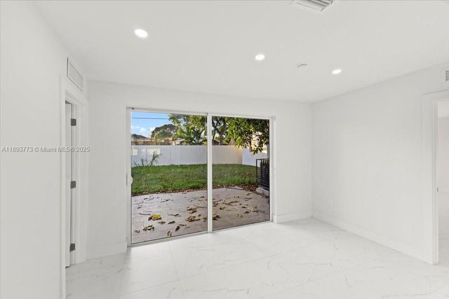 19320 NW 37th Ave, Miami Gardens, FL 33056