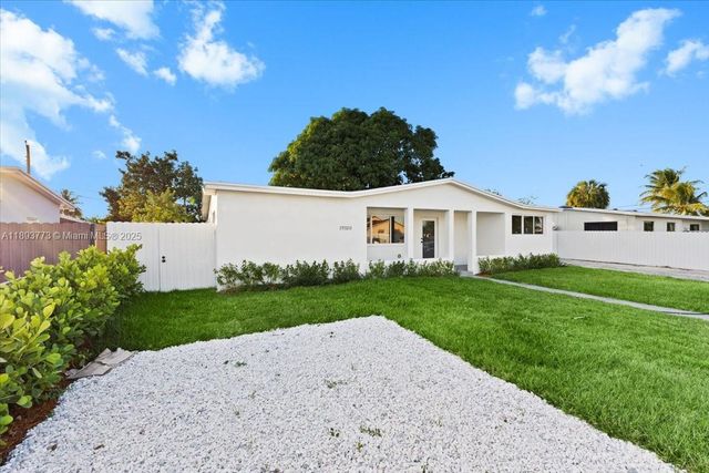 19320 NW 37th Ave, Miami Gardens, FL 33056