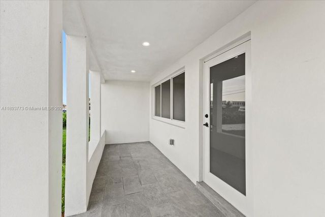 19320 NW 37th Ave, Miami Gardens, FL 33056