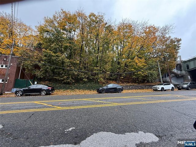 616 Gregory Avenue, Weehawken, NJ 07086