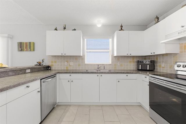 880 ROBLES AVENUE, The Villages, FL 32159