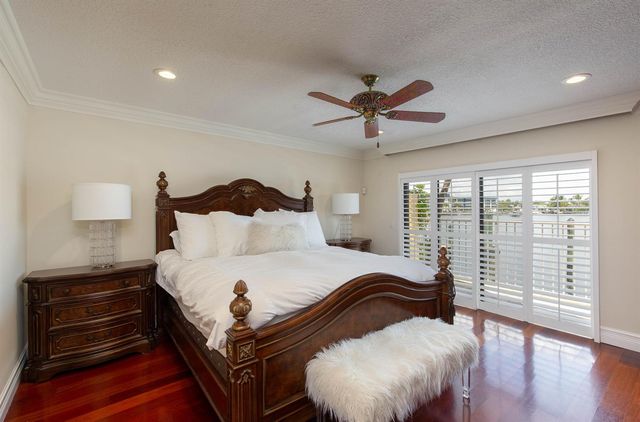 529 Pelican Way, Delray Beach, FL 33483