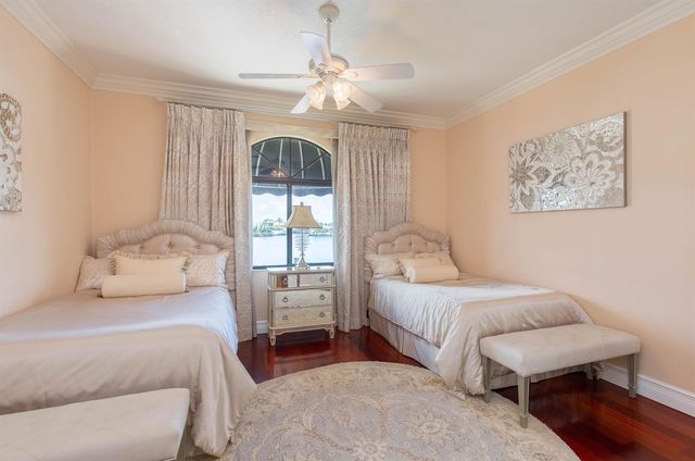 529 Pelican Way, Delray Beach, FL 33483