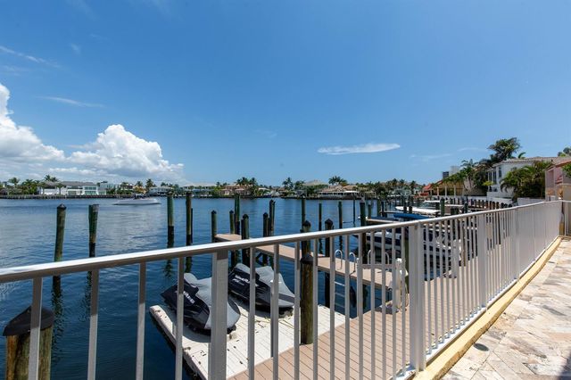 529 Pelican Way, Delray Beach, FL 33483