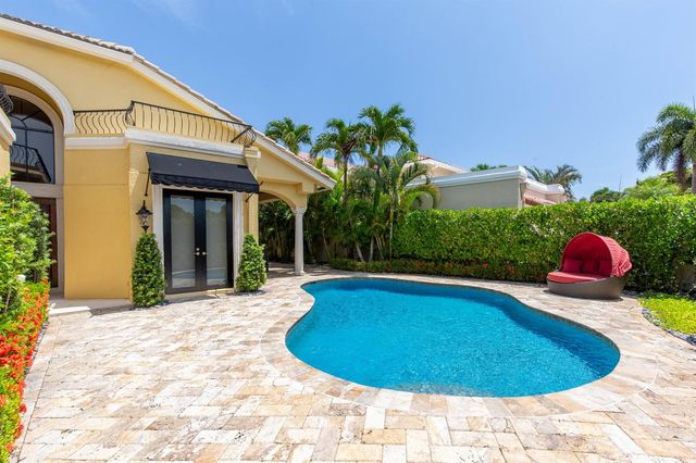 529 Pelican Way, Delray Beach, FL 33483