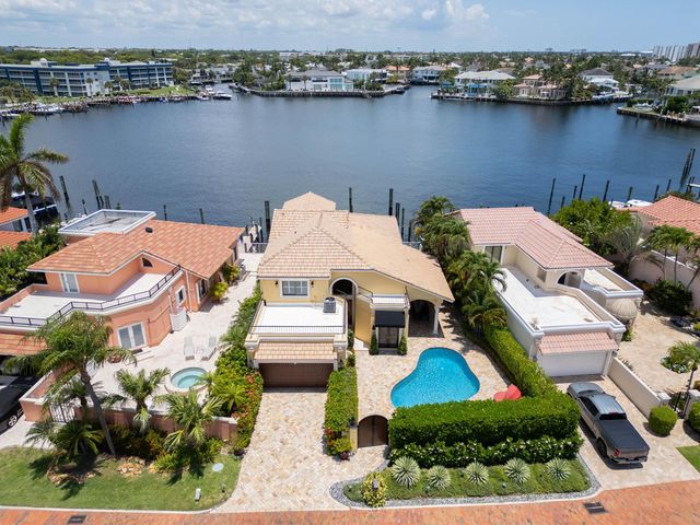 529 Pelican Way, Delray Beach, FL 33483