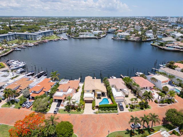 529 Pelican Way, Delray Beach, FL 33483
