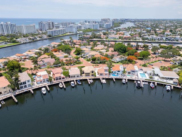 529 Pelican Way, Delray Beach, FL 33483