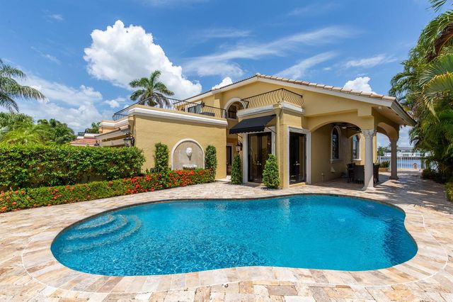 529 Pelican Way, Delray Beach, FL 33483